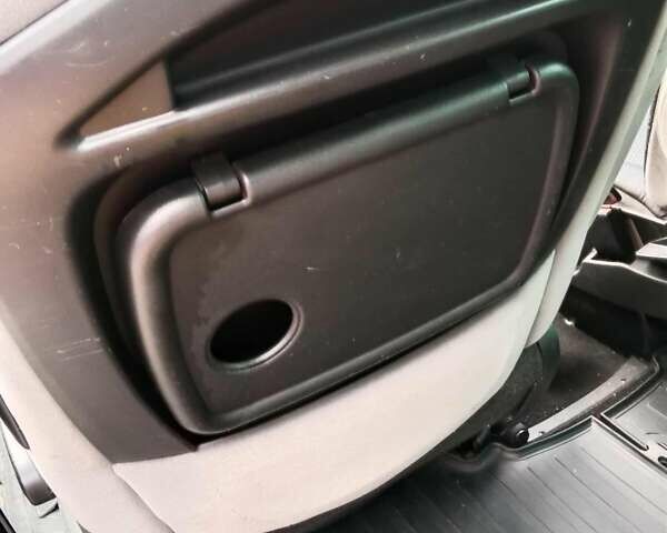 Серый Пежо 807, объемом двигателя 2.2 л и пробегом 240 тыс. км за 6800 $, фото 7 на Automoto.ua