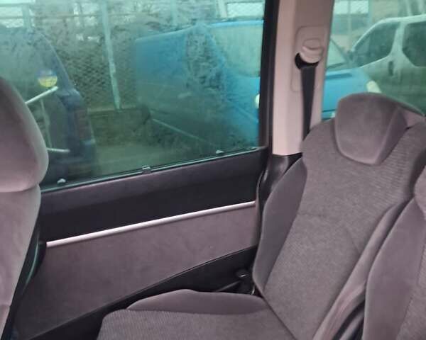 Сірий Пежо 807, об'ємом двигуна 2 л та пробігом 270 тис. км за 6200 $, фото 7 на Automoto.ua