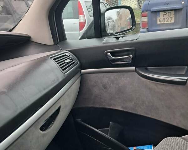 Сірий Пежо 807, об'ємом двигуна 2 л та пробігом 270 тис. км за 6200 $, фото 8 на Automoto.ua