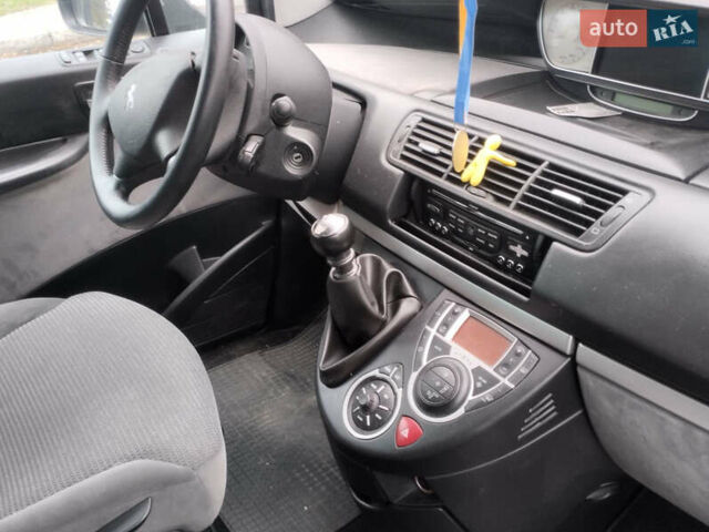 Серый Пежо 807, объемом двигателя 2 л и пробегом 245 тыс. км за 6500 $, фото 5 на Automoto.ua