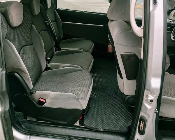 Серый Пежо 807, объемом двигателя 2 л и пробегом 248 тыс. км за 7000 $, фото 6 на Automoto.ua