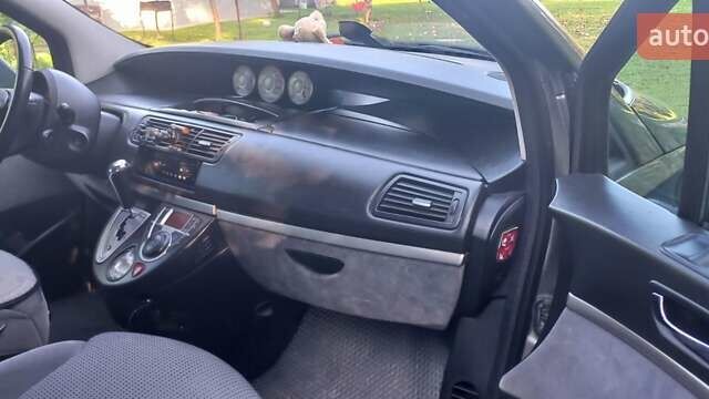 Серый Пежо 807, объемом двигателя 2 л и пробегом 265 тыс. км за 9000 $, фото 22 на Automoto.ua