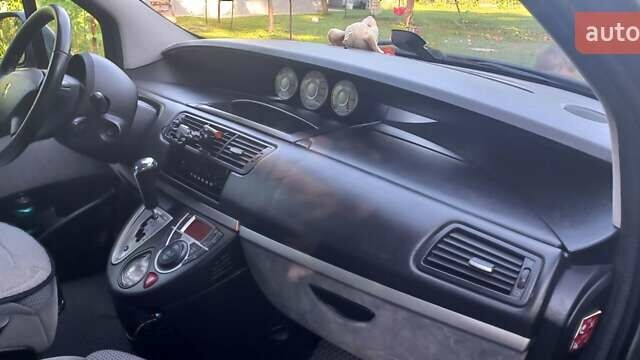 Серый Пежо 807, объемом двигателя 2 л и пробегом 265 тыс. км за 9000 $, фото 19 на Automoto.ua