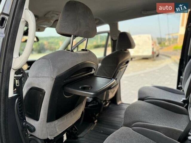 Серый Пежо 807, объемом двигателя 2 л и пробегом 195 тыс. км за 7250 $, фото 55 на Automoto.ua