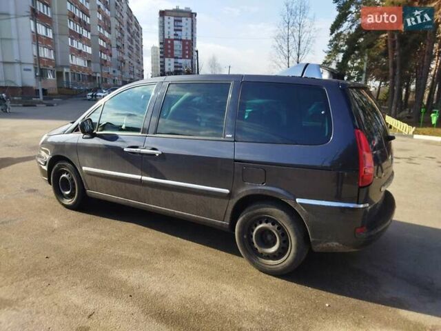 Серый Пежо 807, объемом двигателя 2 л и пробегом 259 тыс. км за 7000 $, фото 4 на Automoto.ua