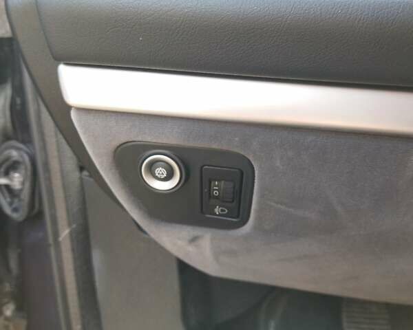 Серый Пежо 807, объемом двигателя 2 л и пробегом 259 тыс. км за 7000 $, фото 14 на Automoto.ua