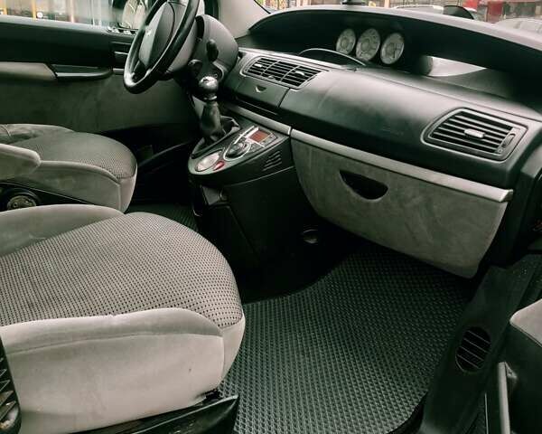 Серый Пежо 807, объемом двигателя 2 л и пробегом 248 тыс. км за 7000 $, фото 8 на Automoto.ua