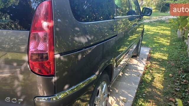 Серый Пежо 807, объемом двигателя 2 л и пробегом 265 тыс. км за 9000 $, фото 6 на Automoto.ua