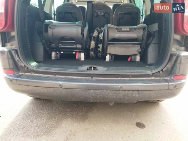 Серый Пежо 807, объемом двигателя 2 л и пробегом 259 тыс. км за 7000 $, фото 24 на Automoto.ua