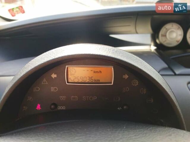 Серый Пежо 807, объемом двигателя 2 л и пробегом 259 тыс. км за 7000 $, фото 11 на Automoto.ua