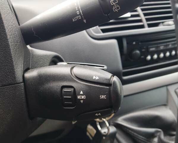 Серый Пежо 807, объемом двигателя 2 л и пробегом 259 тыс. км за 7000 $, фото 33 на Automoto.ua