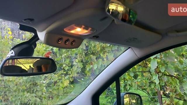 Серый Пежо 807, объемом двигателя 2 л и пробегом 265 тыс. км за 9000 $, фото 15 на Automoto.ua