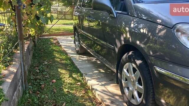 Серый Пежо 807, объемом двигателя 2 л и пробегом 265 тыс. км за 9000 $, фото 8 на Automoto.ua