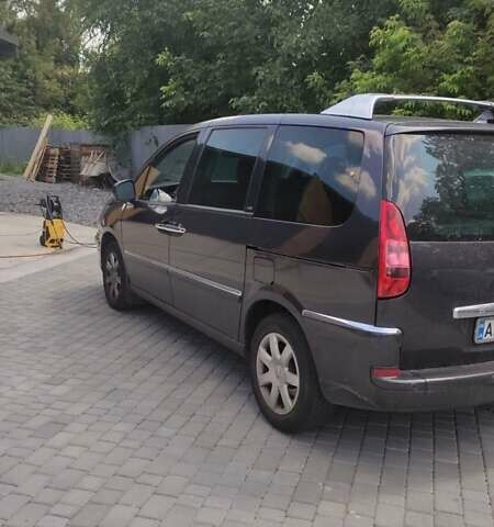 Серый Пежо 807, объемом двигателя 2 л и пробегом 194 тыс. км за 8700 $, фото 4 на Automoto.ua