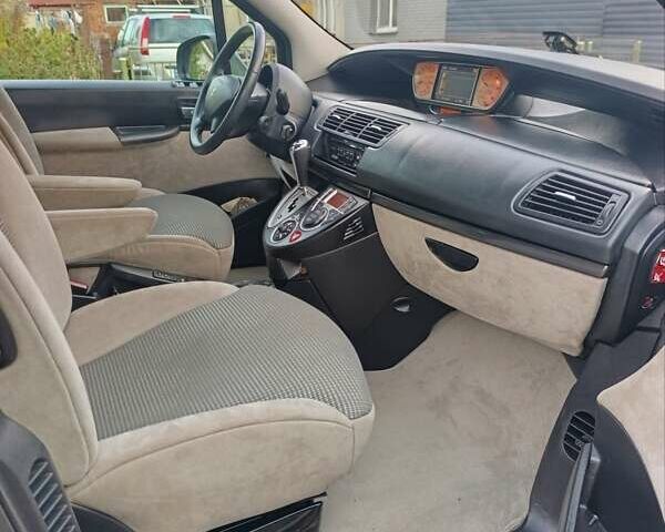 Сірий Пежо 807, об'ємом двигуна 2 л та пробігом 240 тис. км за 8900 $, фото 59 на Automoto.ua