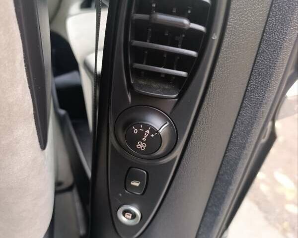 Сірий Пежо 807, об'ємом двигуна 2 л та пробігом 240 тис. км за 8900 $, фото 65 на Automoto.ua