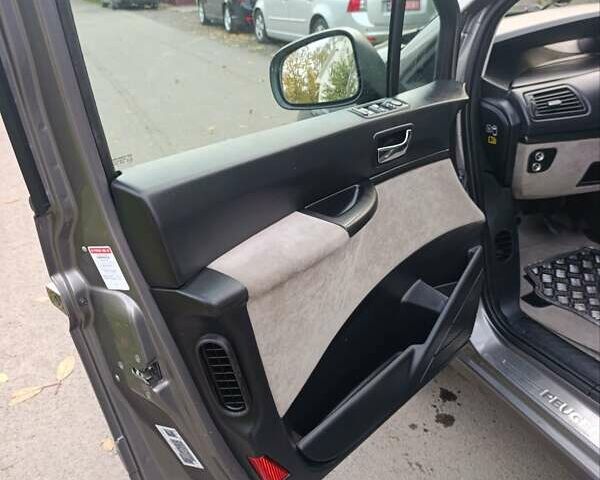 Сірий Пежо 807, об'ємом двигуна 2 л та пробігом 240 тис. км за 8900 $, фото 46 на Automoto.ua