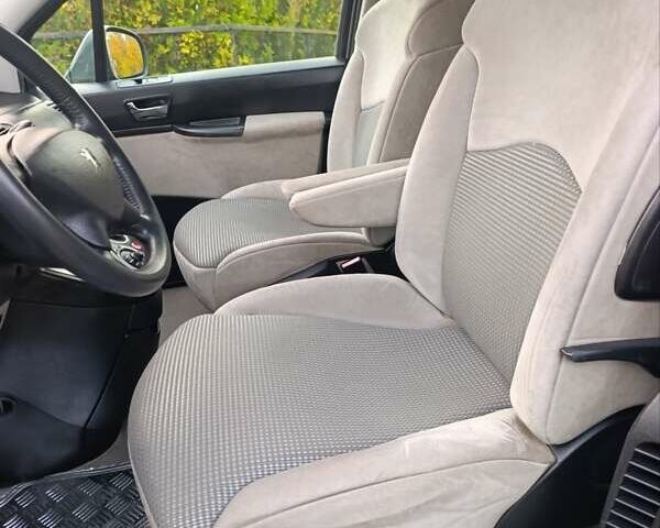 Сірий Пежо 807, об'ємом двигуна 2 л та пробігом 240 тис. км за 8900 $, фото 47 на Automoto.ua