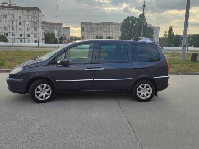 Серый Пежо 807, объемом двигателя 2 л и пробегом 300 тыс. км за 8383 $, фото 1 на Automoto.ua