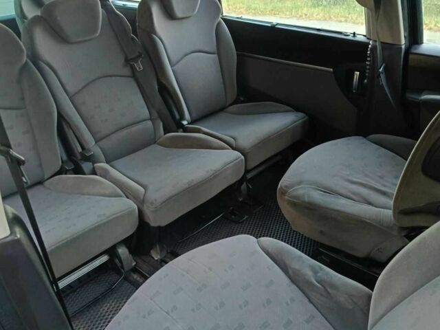 Серый Пежо 807, объемом двигателя 2.2 л и пробегом 322 тыс. км за 4700 $, фото 5 на Automoto.ua