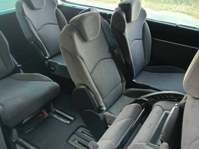 Серый Пежо 807, объемом двигателя 2.2 л и пробегом 322 тыс. км за 4700 $, фото 6 на Automoto.ua