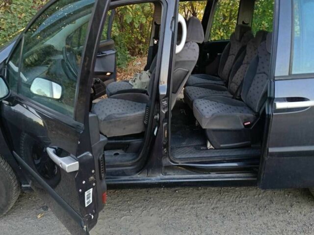 Серый Пежо 807, объемом двигателя 2.2 л и пробегом 322 тыс. км за 4700 $, фото 4 на Automoto.ua