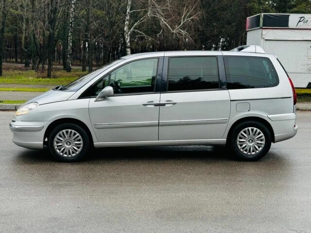 Сірий Пежо 807, об'ємом двигуна 2.2 л та пробігом 155 тис. км за 8000 $, фото 1 на Automoto.ua