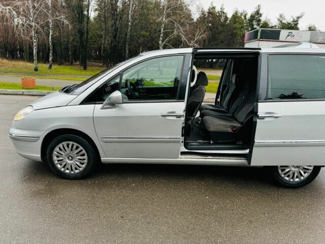 Сірий Пежо 807, об'ємом двигуна 2.2 л та пробігом 155 тис. км за 8000 $, фото 5 на Automoto.ua