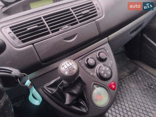 Синий Пежо 807, объемом двигателя 2 л и пробегом 303 тыс. км за 5300 $, фото 10 на Automoto.ua