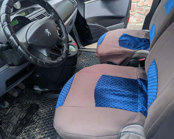 Синий Пежо 807, объемом двигателя 2 л и пробегом 303 тыс. км за 5300 $, фото 7 на Automoto.ua