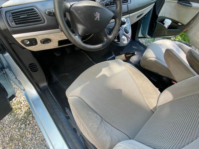 Синий Пежо 807, объемом двигателя 0 л и пробегом 245 тыс. км за 8200 $, фото 2 на Automoto.ua