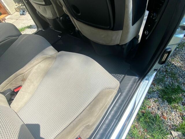 Синий Пежо 807, объемом двигателя 0 л и пробегом 245 тыс. км за 8200 $, фото 3 на Automoto.ua