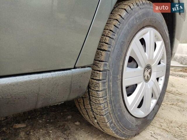 Зеленый Пежо 807, объемом двигателя 2 л и пробегом 111 тыс. км за 6399 $, фото 14 на Automoto.ua