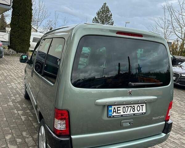 Зеленый Пежо 807, объемом двигателя 1.6 л и пробегом 137 тыс. км за 5000 $, фото 7 на Automoto.ua