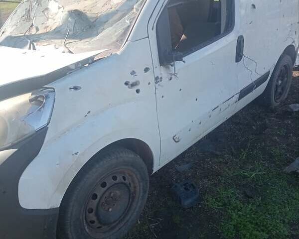 Білий Пежо Біппер вант.-пас., об'ємом двигуна 1.25 л та пробігом 200 тис. км за 2000 $, фото 3 на Automoto.ua