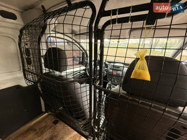 Білий Пежо Біппер вант.-пас., об'ємом двигуна 1.25 л та пробігом 241 тис. км за 3800 $, фото 8 на Automoto.ua
