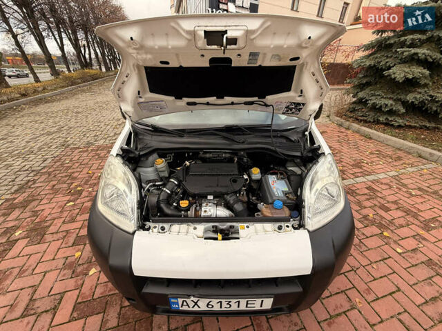 Белый Пежо Биппер груз.-пасс., объемом двигателя 1.25 л и пробегом 241 тыс. км за 3800 $, фото 16 на Automoto.ua