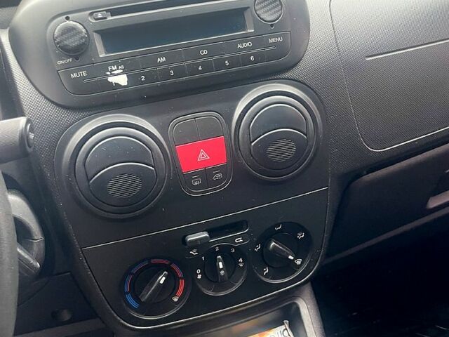 Білий Пежо Біппер вант.-пас., об'ємом двигуна 1.2 л та пробігом 120 тис. км за 4600 $, фото 6 на Automoto.ua