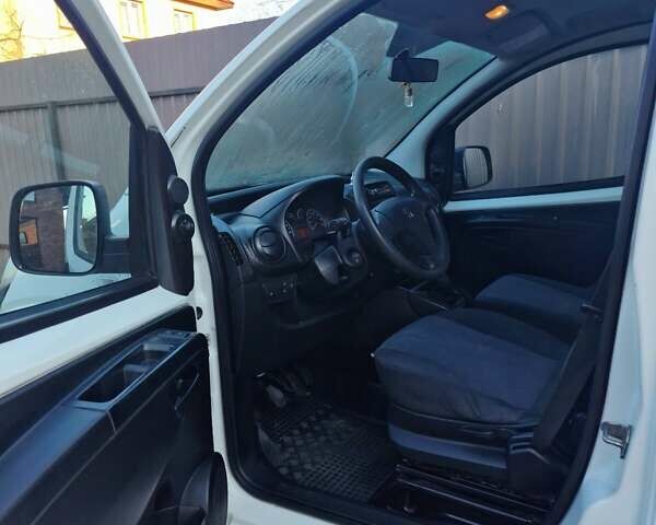 Білий Пежо Біппер вант.-пас., об'ємом двигуна 1.2 л та пробігом 349 тис. км за 4200 $, фото 4 на Automoto.ua