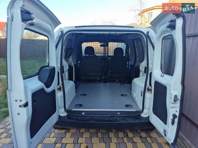 Белый Пежо Биппер груз.-пасс., объемом двигателя 1.3 л и пробегом 349 тыс. км за 5200 $, фото 7 на Automoto.ua