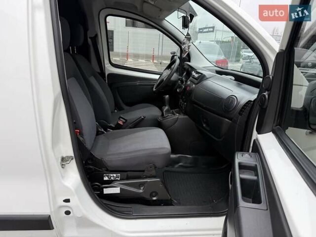 Белый Пежо Биппер груз.-пасс., объемом двигателя 1.25 л и пробегом 203 тыс. км за 4999 $, фото 11 на Automoto.ua