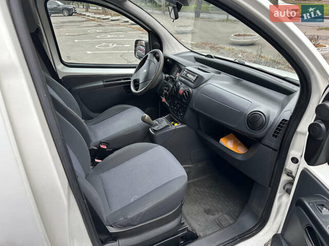 Білий Пежо Біппер вант.-пас., об'ємом двигуна 1.4 л та пробігом 270 тис. км за 3999 $, фото 11 на Automoto.ua