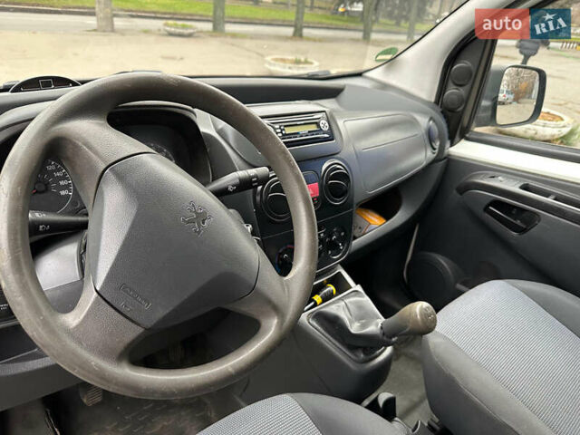Білий Пежо Біппер вант.-пас., об'ємом двигуна 1.4 л та пробігом 270 тис. км за 3999 $, фото 9 на Automoto.ua