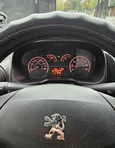 Пежо Биппер груз.-пасс. 2011 в Житомире на Automoto.ua Белый Пежо Биппер груз.-пасс., объемом двигателя 1.4 л и пробегом 263 тыс. км за 3950 $, фото 6 на Automoto.ua