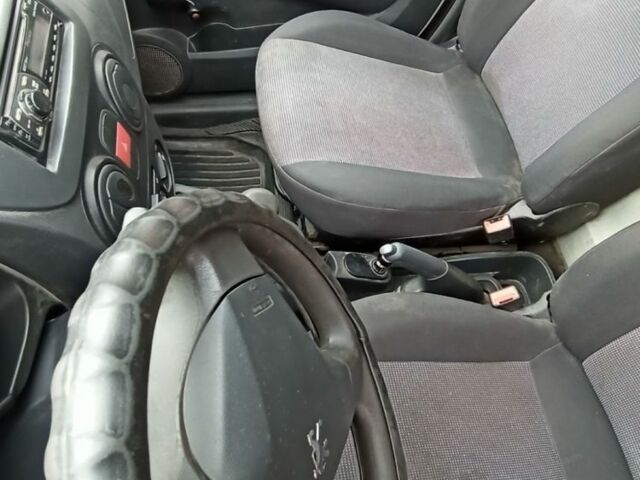 Белый Пежо Биппер груз.-пасс., объемом двигателя 1.4 л и пробегом 300 тыс. км за 3500 $, фото 3 на Automoto.ua