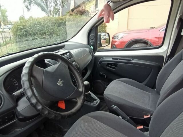 Белый Пежо Биппер груз.-пасс., объемом двигателя 1.4 л и пробегом 300 тыс. км за 3500 $, фото 5 на Automoto.ua