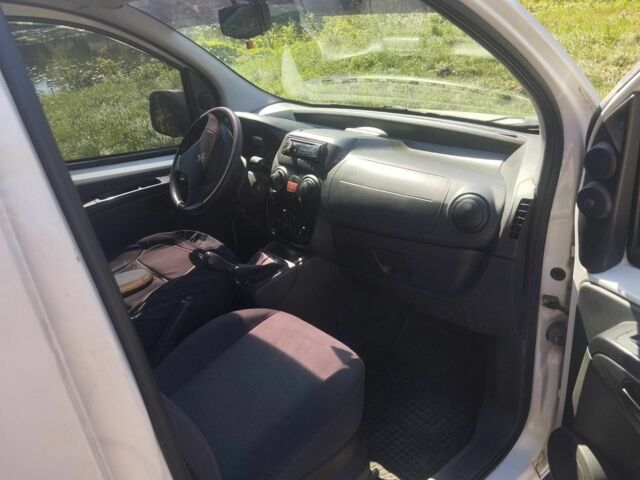 Белый Пежо Биппер груз.-пасс., объемом двигателя 0 л и пробегом 169 тыс. км за 5000 $, фото 6 на Automoto.ua