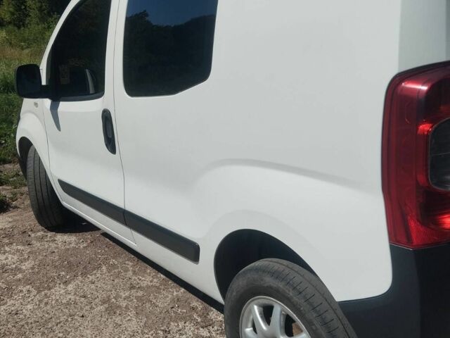 Белый Пежо Биппер груз.-пасс., объемом двигателя 0 л и пробегом 169 тыс. км за 5000 $, фото 2 на Automoto.ua