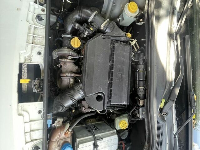 Білий Пежо Біппер вант.-пас., об'ємом двигуна 1.2 л та пробігом 280 тис. км за 2550 $, фото 5 на Automoto.ua