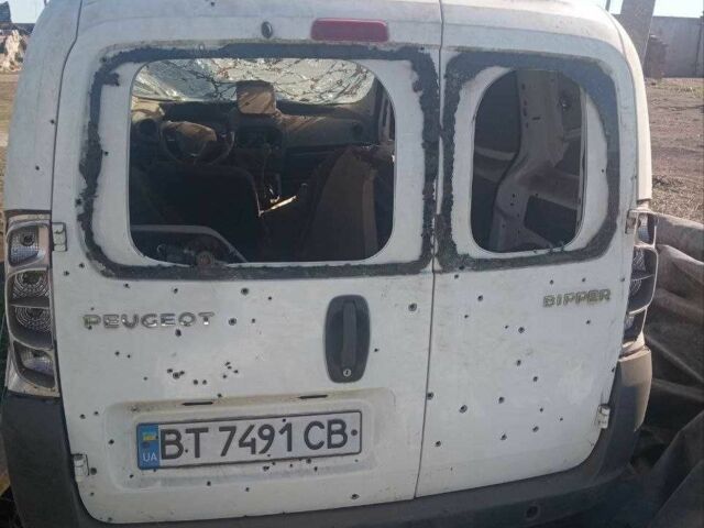 Пежо Биппер груз.-пасс. 2012 в Херсоне на Automoto.ua Белый Пежо Биппер груз.-пасс., объемом двигателя 1.2 л и пробегом 3 тыс. км за 2000 $, фото 6 на Automoto.ua